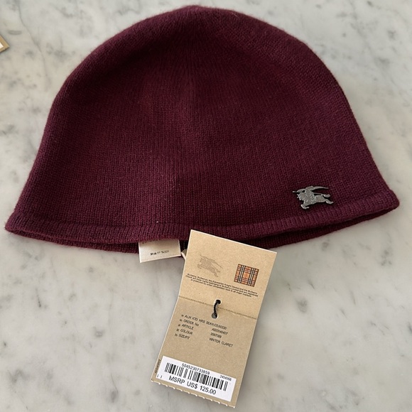 Burberry Cashmere beanie and gloves set in Claret. One size. Made in Scotland. - Picture 2 of 5